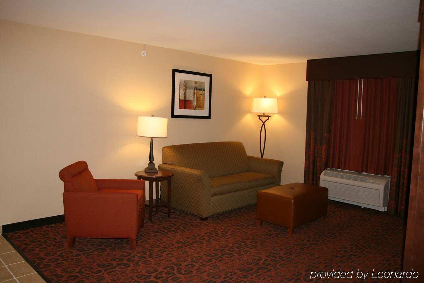 Hampton Inn & Suites New Castle, Pa Quarto foto